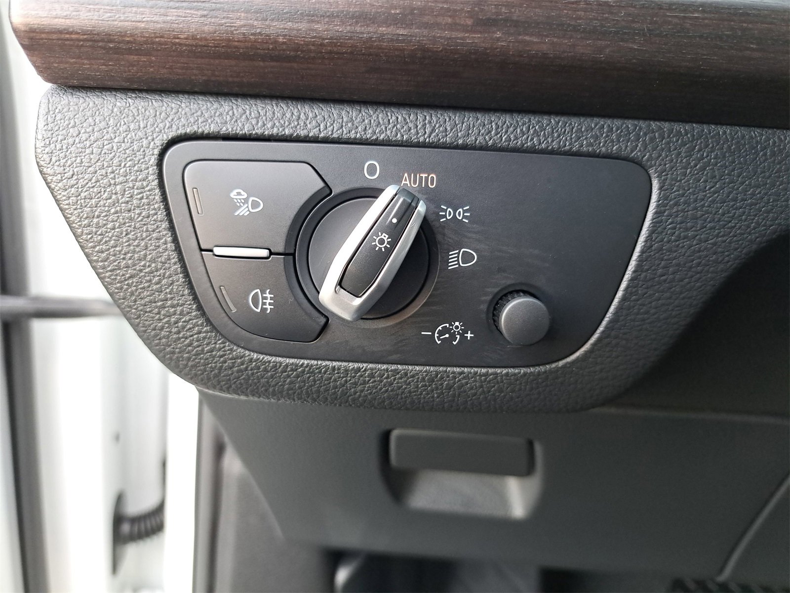 Used 2024 Audi Q5 2.0T Premium Plus w/ Premium Plus Package image 24