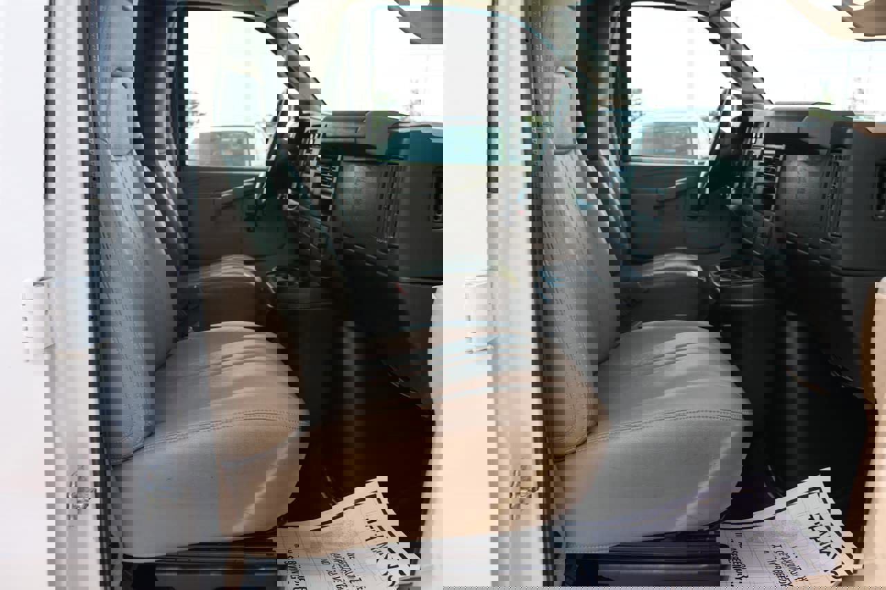 Used 2017 Chevrolet Express 2500 image 17