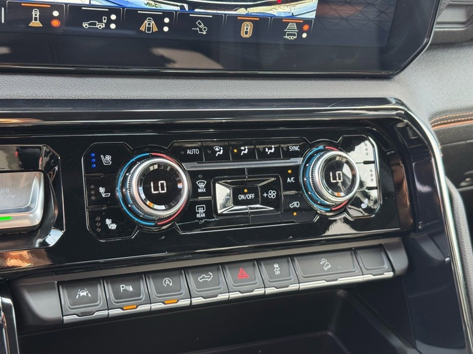 Used 2025 GMC Sierra 1500 AT4 AWD/4WD image 32