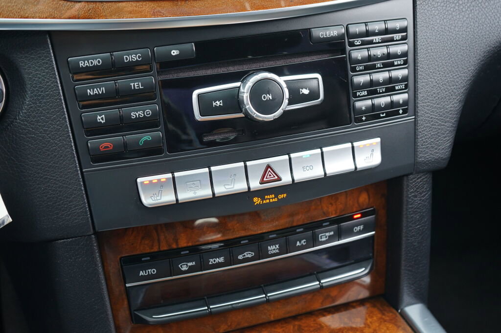 Used 2014 Mercedes-Benz E 350 Sedan image 17