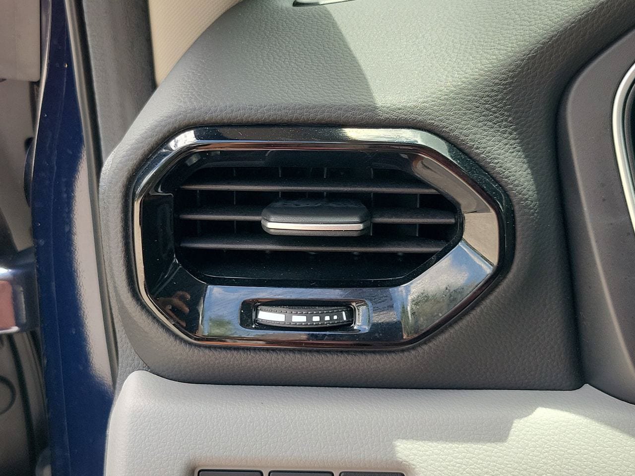 Used 2025 Honda Pilot EX-L image 32
