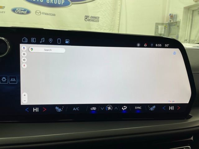 Used 2025 Chevrolet Traverse LT image 4