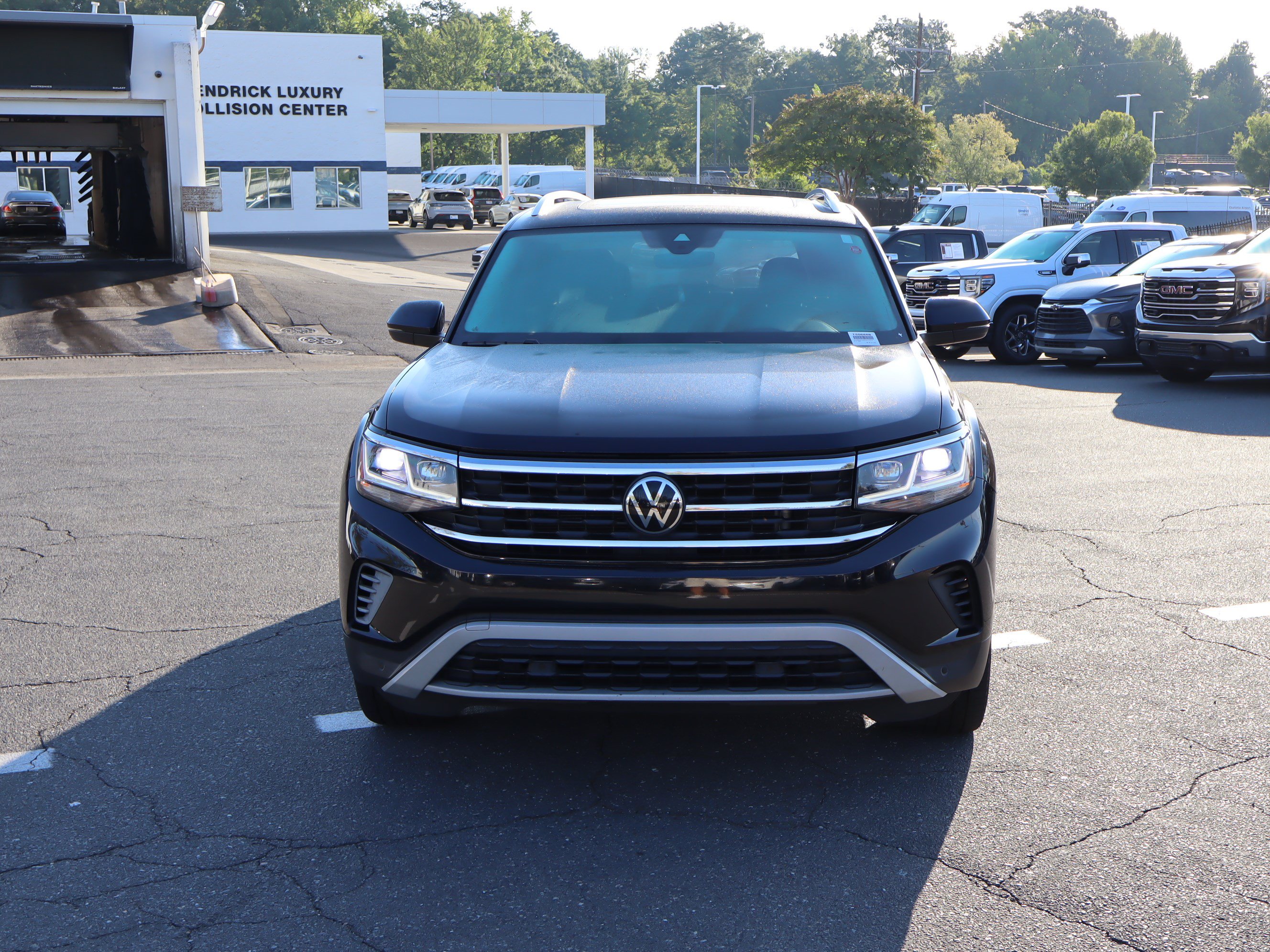 Used 2023 Volkswagen Atlas SEL AWD/4WD image 3