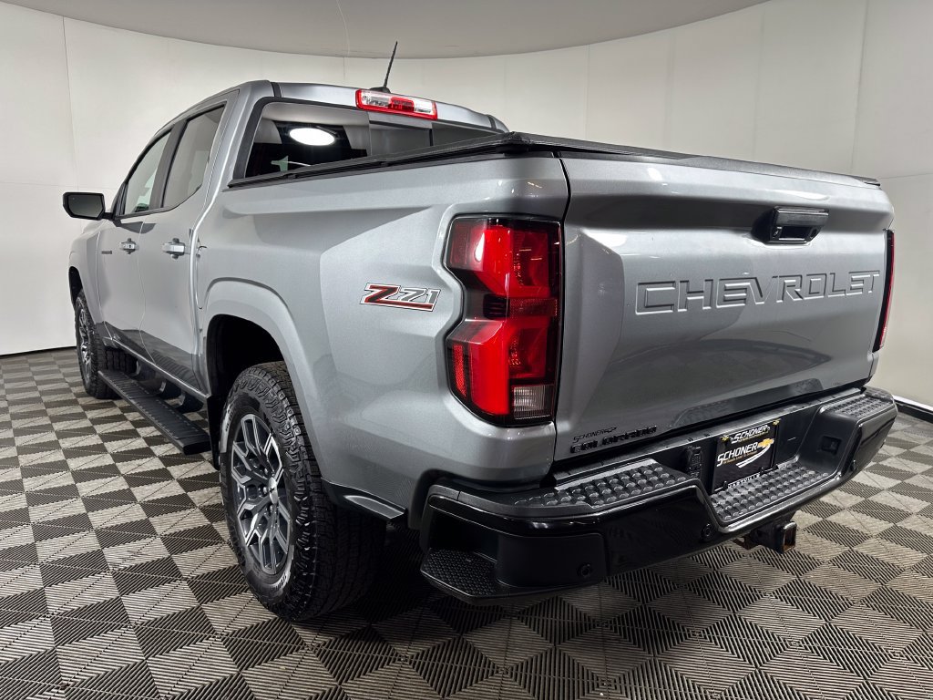 Used 2023 Chevrolet Colorado Z71 w/ Z71 Convenience Package 2 AWD/4WD image 3