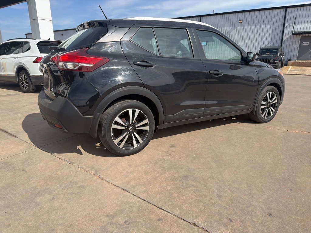 Used 2019 Nissan Kicks SV image 3