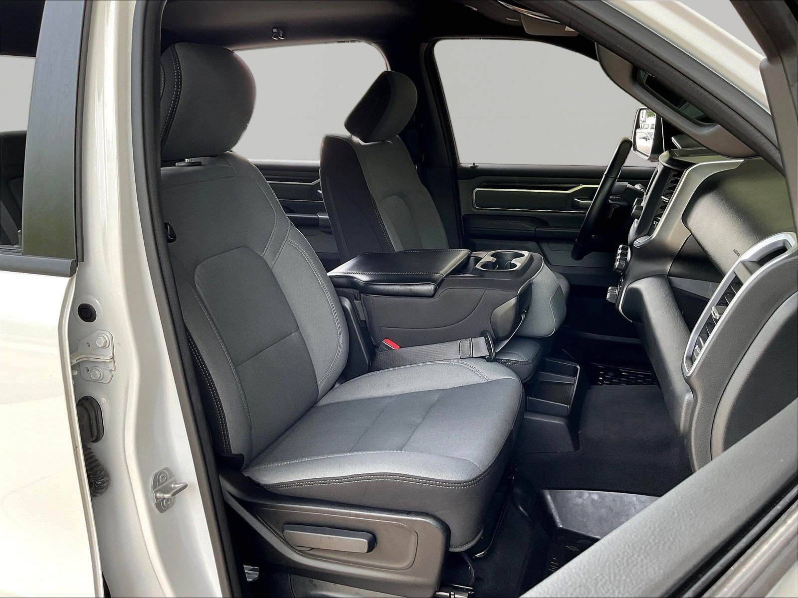 Used 2022 RAM 1500 Big Horn AWD/4WD image 29