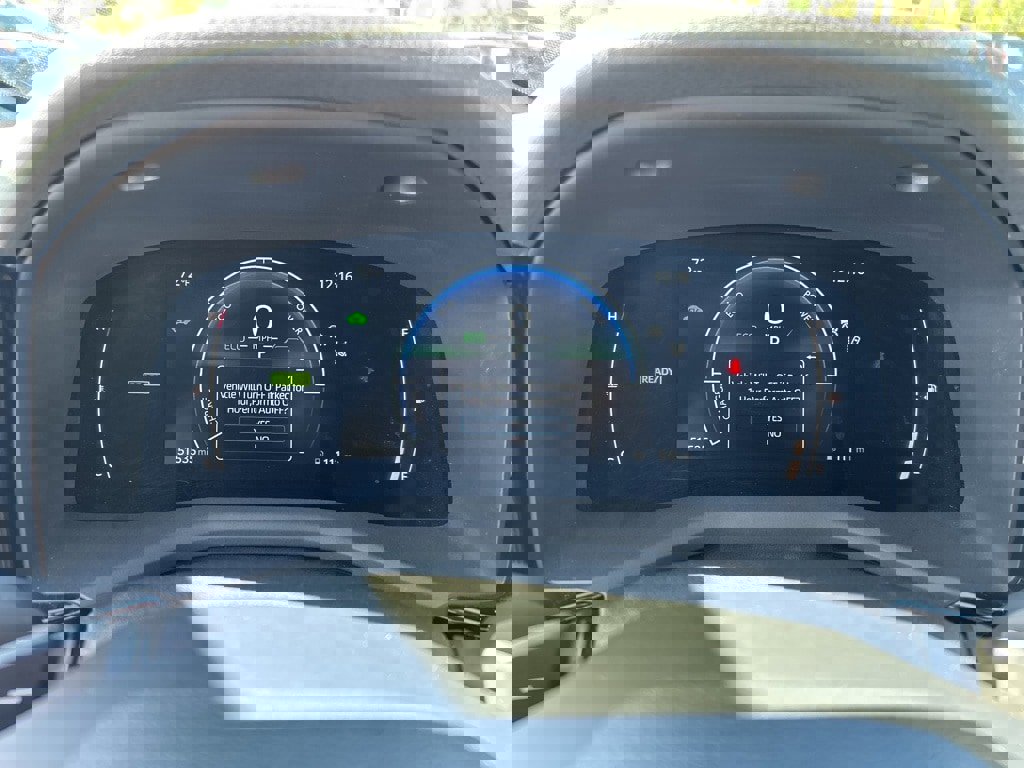 Used 2025 Toyota Camry SE image 9