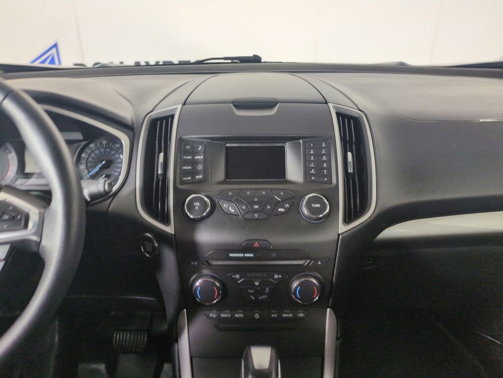 Used 2018 Ford Edge SEL image 19