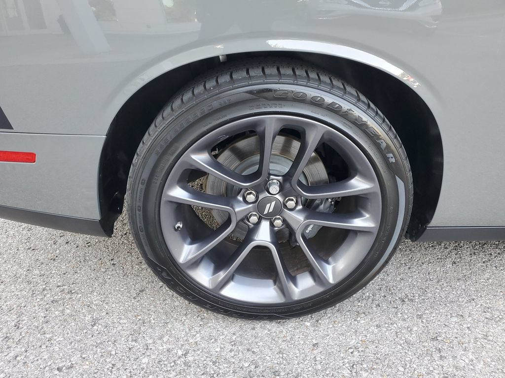 Used 2023 Dodge Challenger R/T Scat Pack w/ Scat Pack Stripe RWD image 5