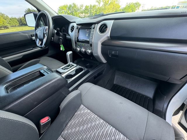 Used 2018 Toyota Tundra SR5 w/ SR5 Upgrade Package AWD/4WD image 32