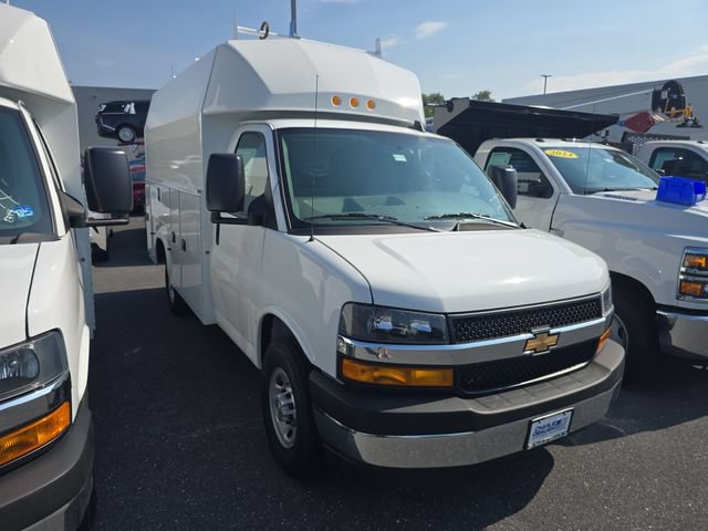 New 2026 Chevrolet Express 3500 w/ Power Convenience Package RWD image 8