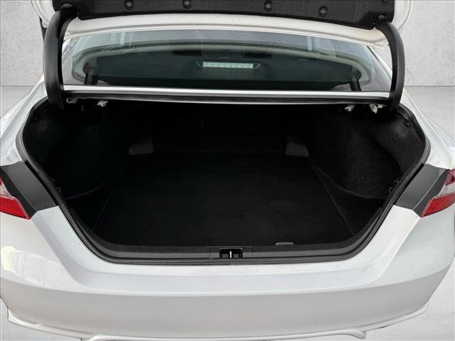 Used 2024 Toyota Camry SE image 8
