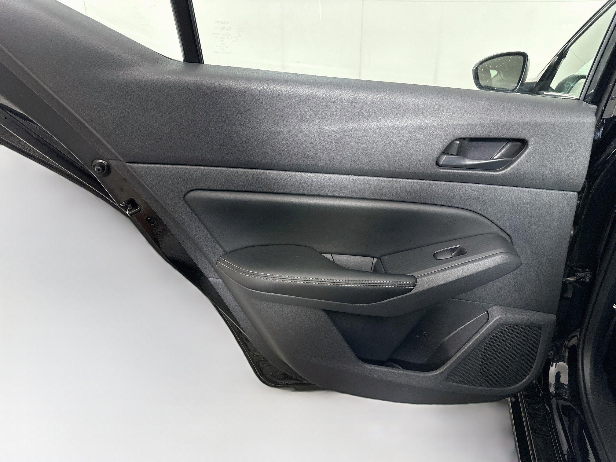Used 2025 Nissan Altima 2.5 SV FWD image 25