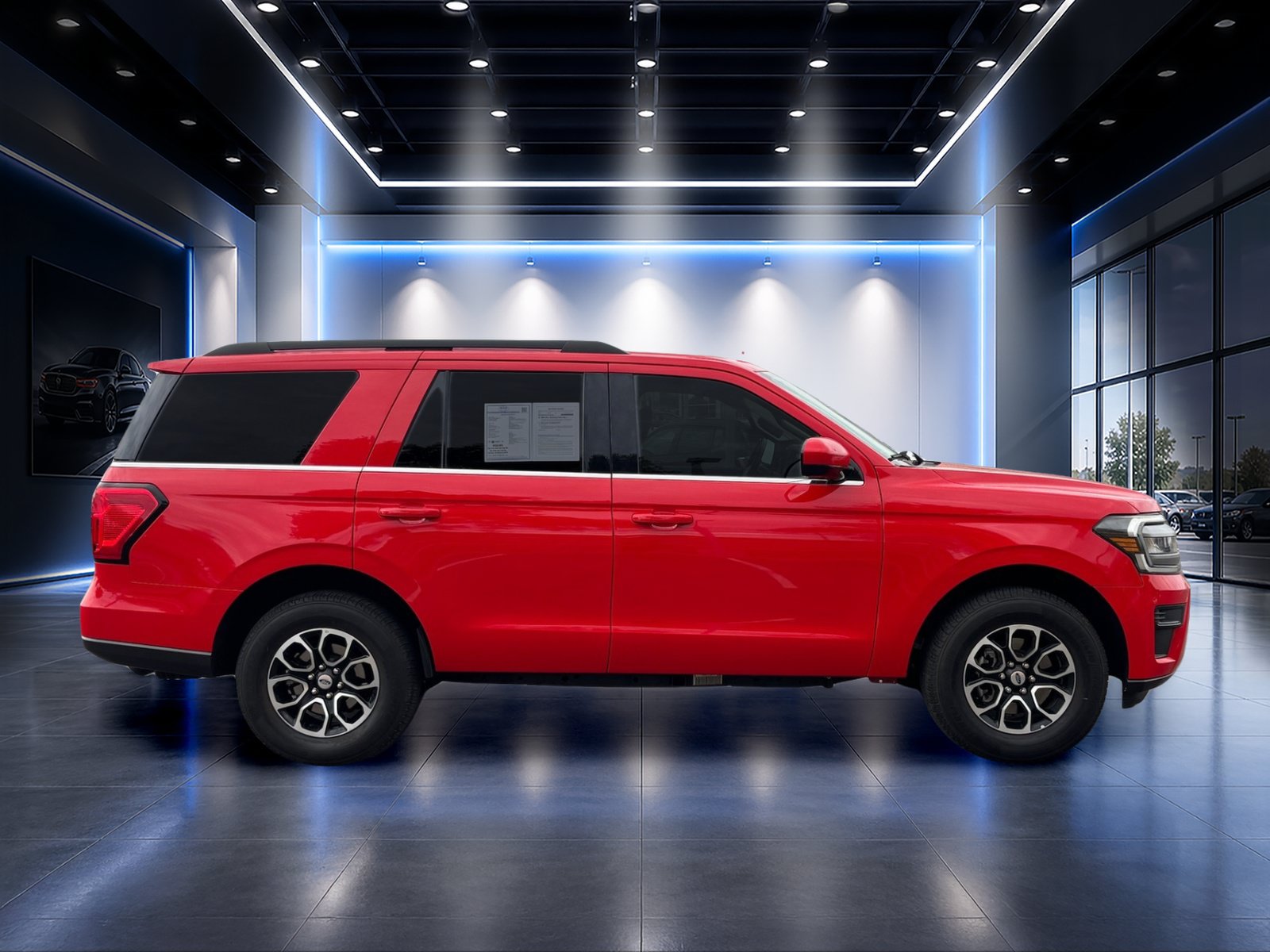 Used 2023 Ford Expedition XLT RWD image 3