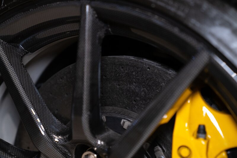 Used 2022 Ferrari F8 Tributo RWD image 13