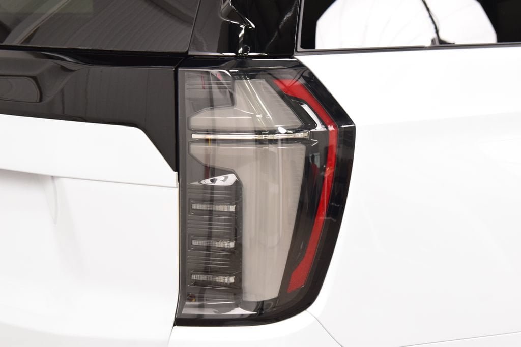 New 2026 Chevrolet Suburban Premier AWD/4WD image 19