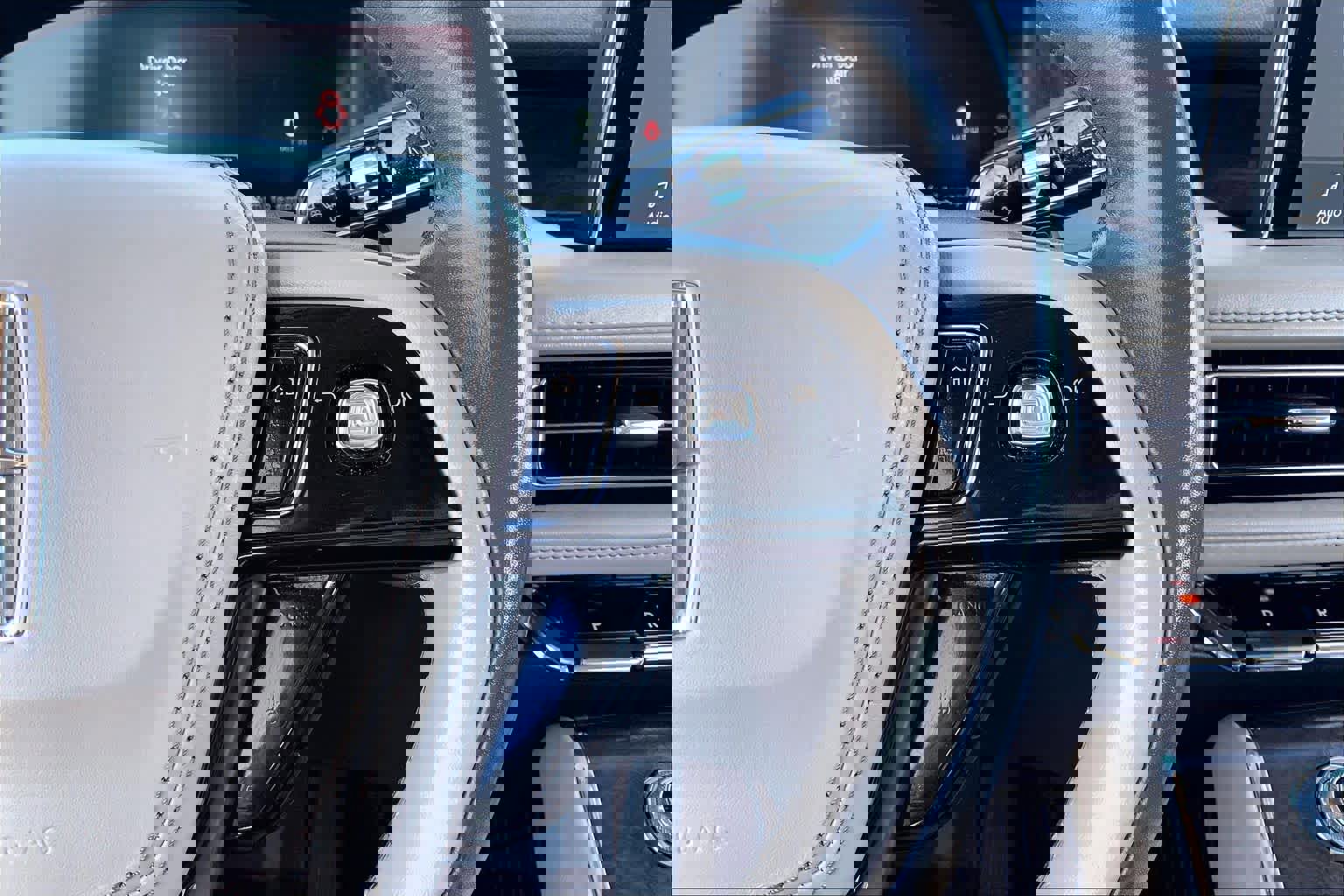 Used 2022 Lincoln Aviator Reserve w/ Equipment Group 201A image 24