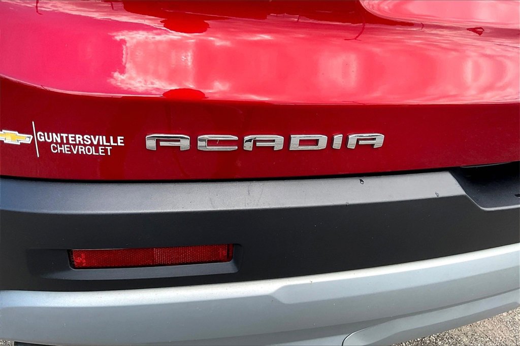 Used 2023 GMC Acadia SLE w/ Driver Convenience Package image 8