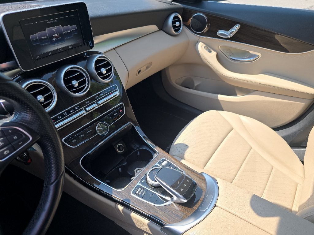 Used 2015 Mercedes-Benz C 300 4MATIC Sedan image 27