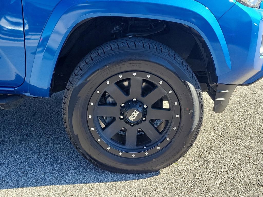 Used 2018 Toyota Tacoma SR5 image 8