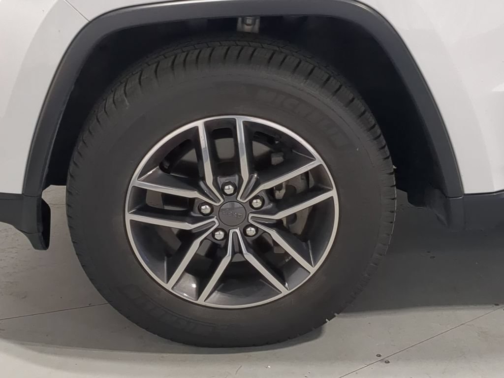 Used 2019 Jeep Grand Cherokee Limited AWD/4WD image 17