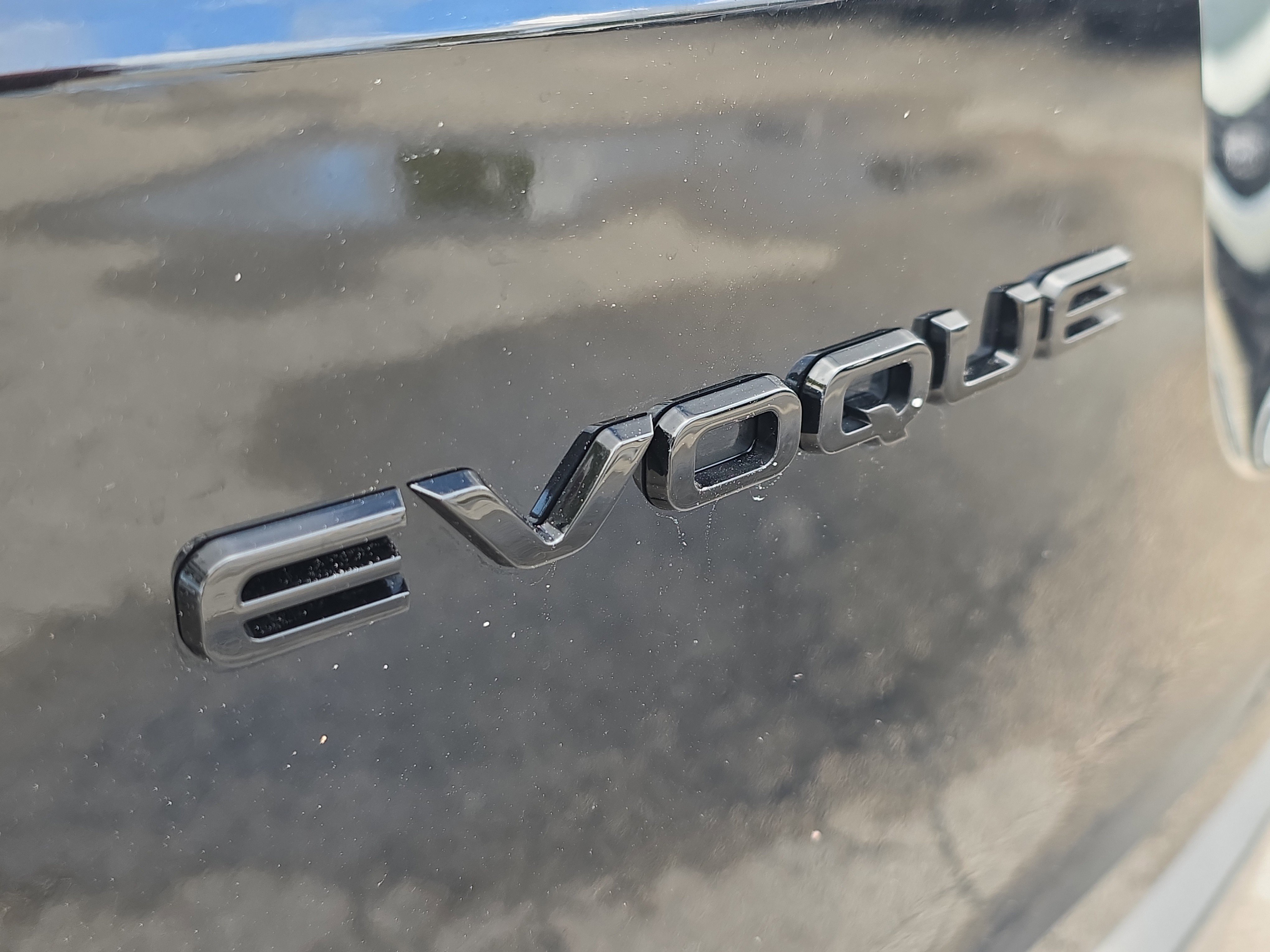 Used 2024 Land Rover Range Rover Evoque S AWD/4WD image 9