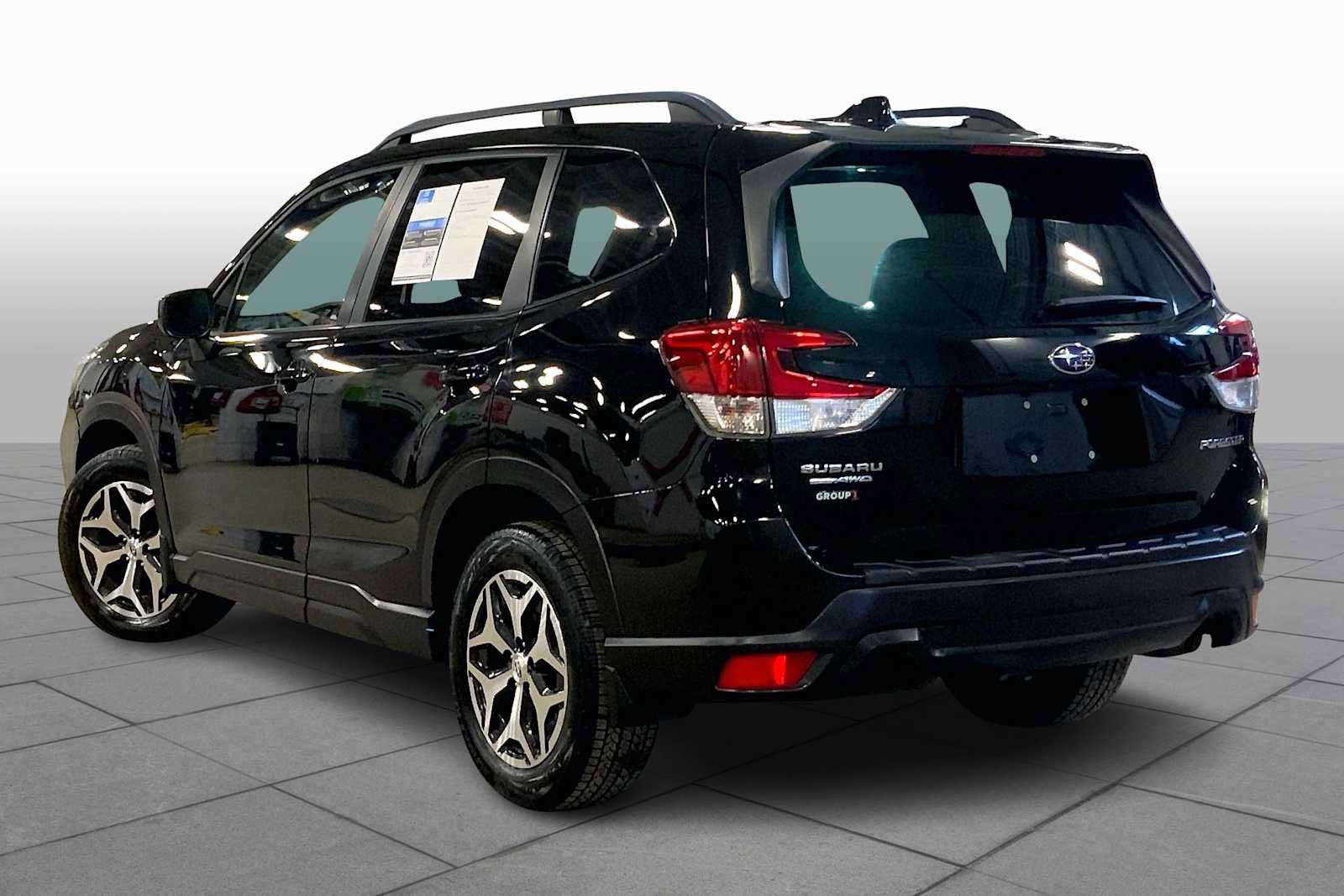Used 2019 Subaru Forester Premium w/ All-Weather Package image 12