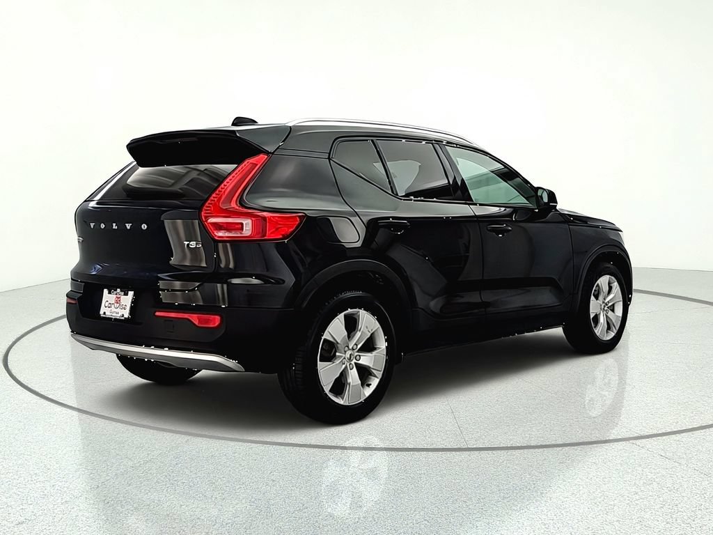 Used 2022 Volvo XC40 T5 Momentum AWD/4WD image 7