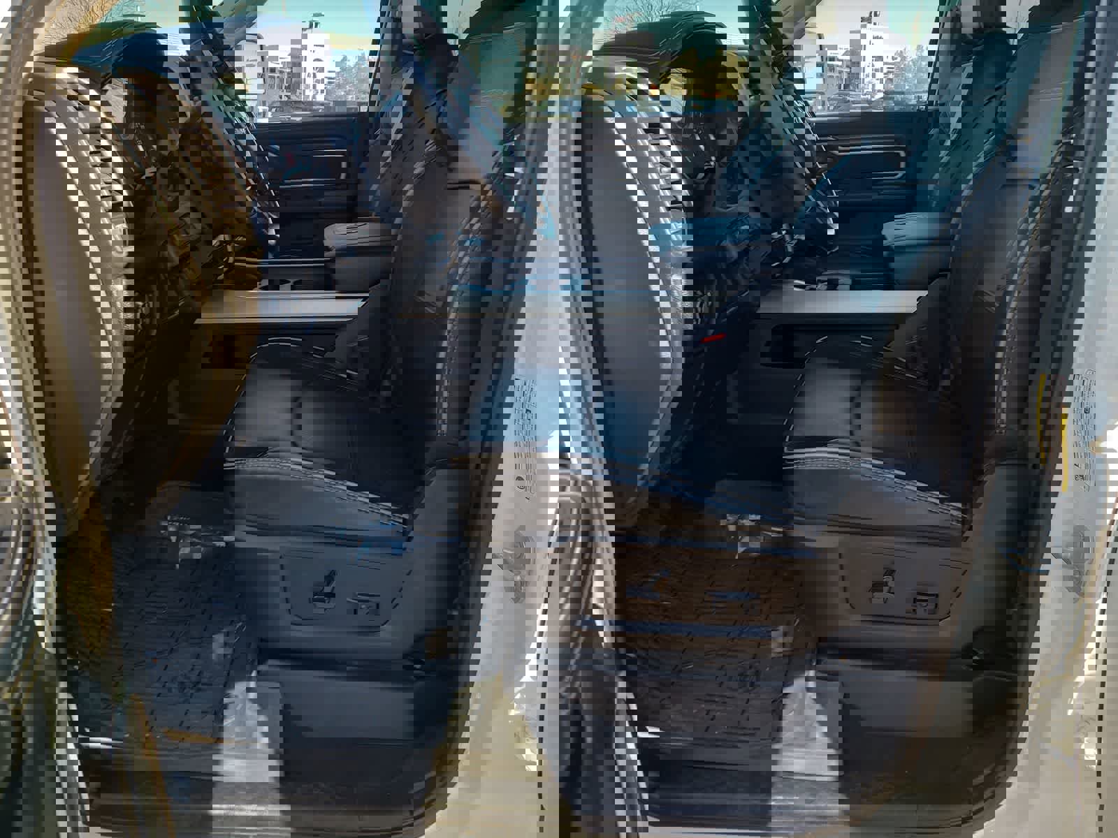 Used 2024 RAM 2500 Laramie image 19