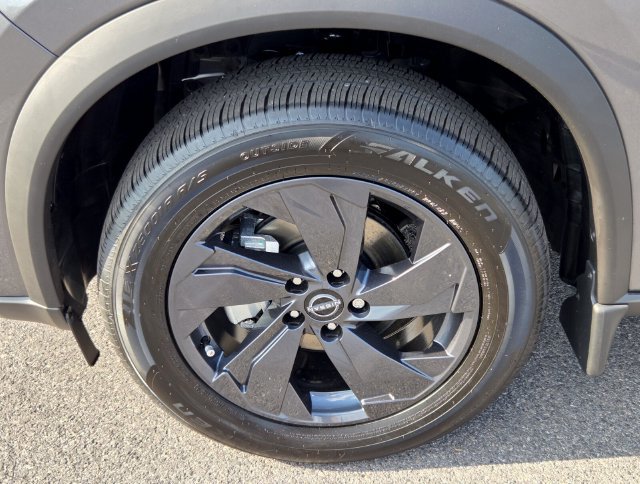 New 2026 Nissan Rogue SV FWD image 8