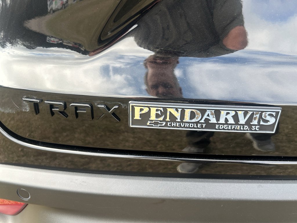 Used 2025 Chevrolet Trax RS w/ Driver Confidence Package image 5