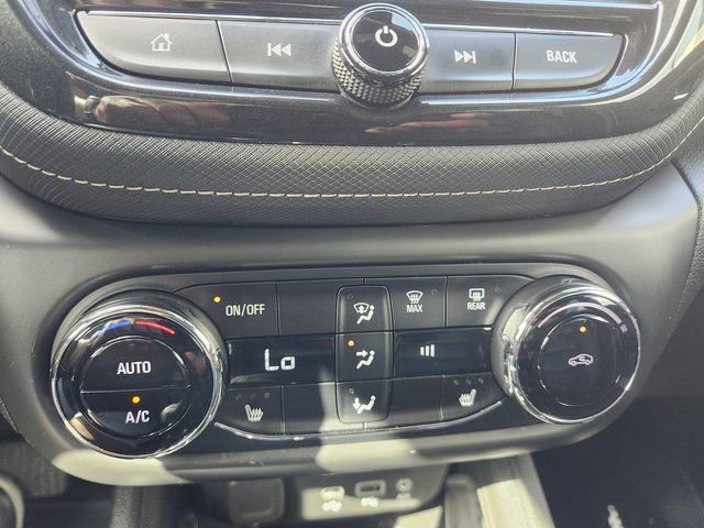 Used 2022 Chevrolet TrailBlazer ACTIV w/ Technology Package image 21