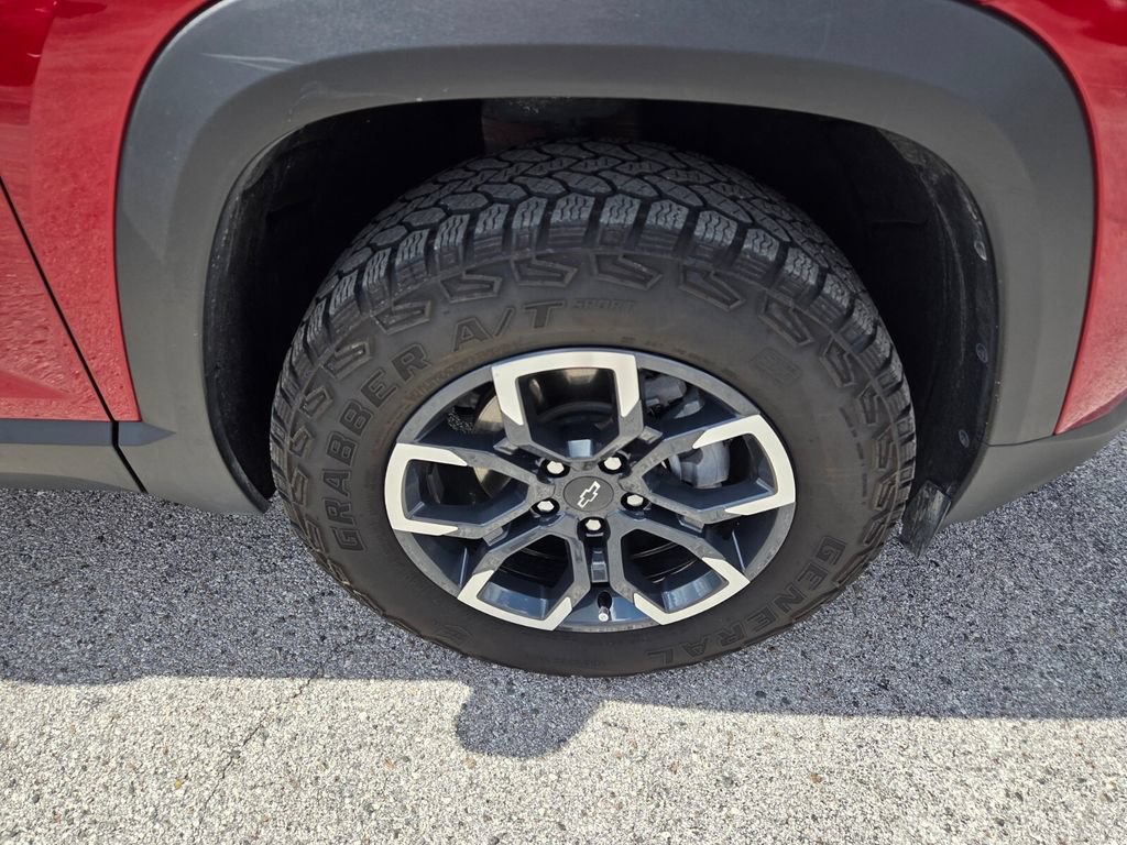 Used 2025 Chevrolet Equinox ACTIV FWD image 18