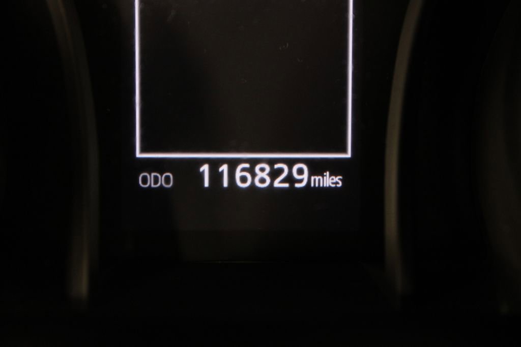 Used 2020 Toyota Camry L image 25