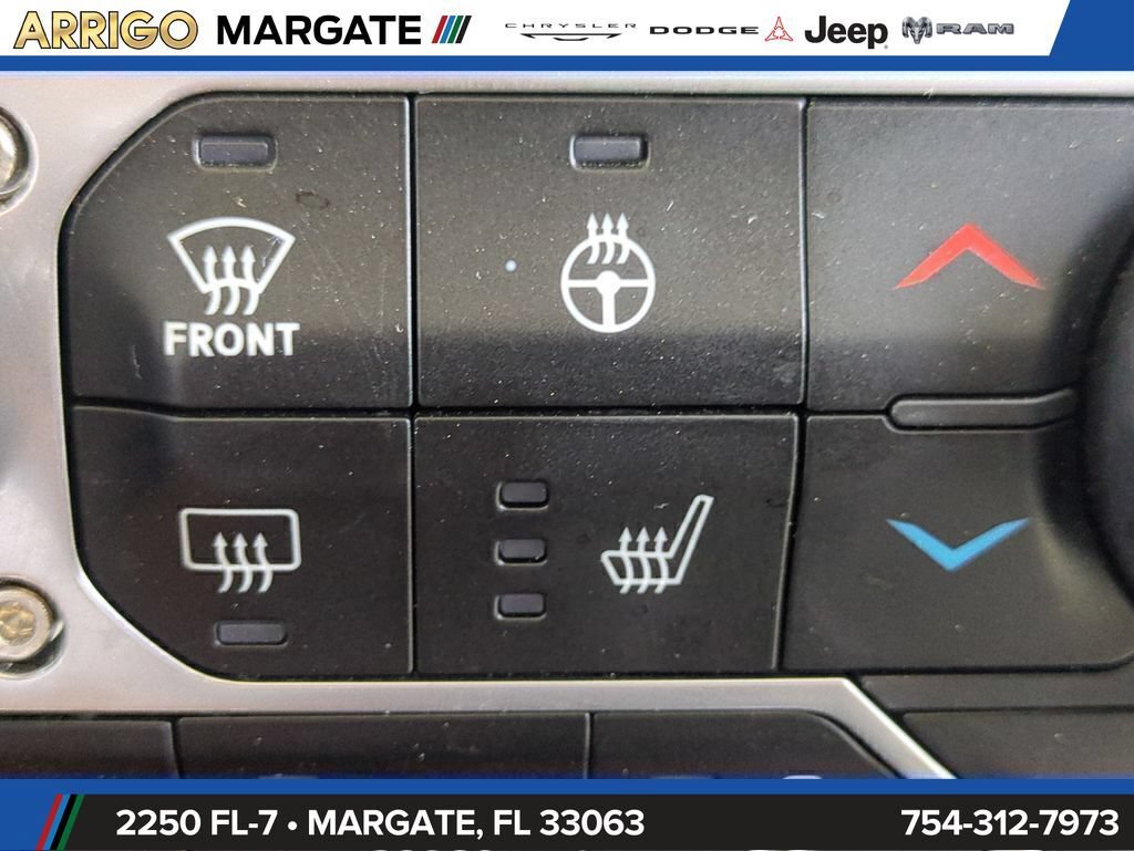 Used 2025 Jeep Wrangler Unlimited Sahara AWD/4WD image 23