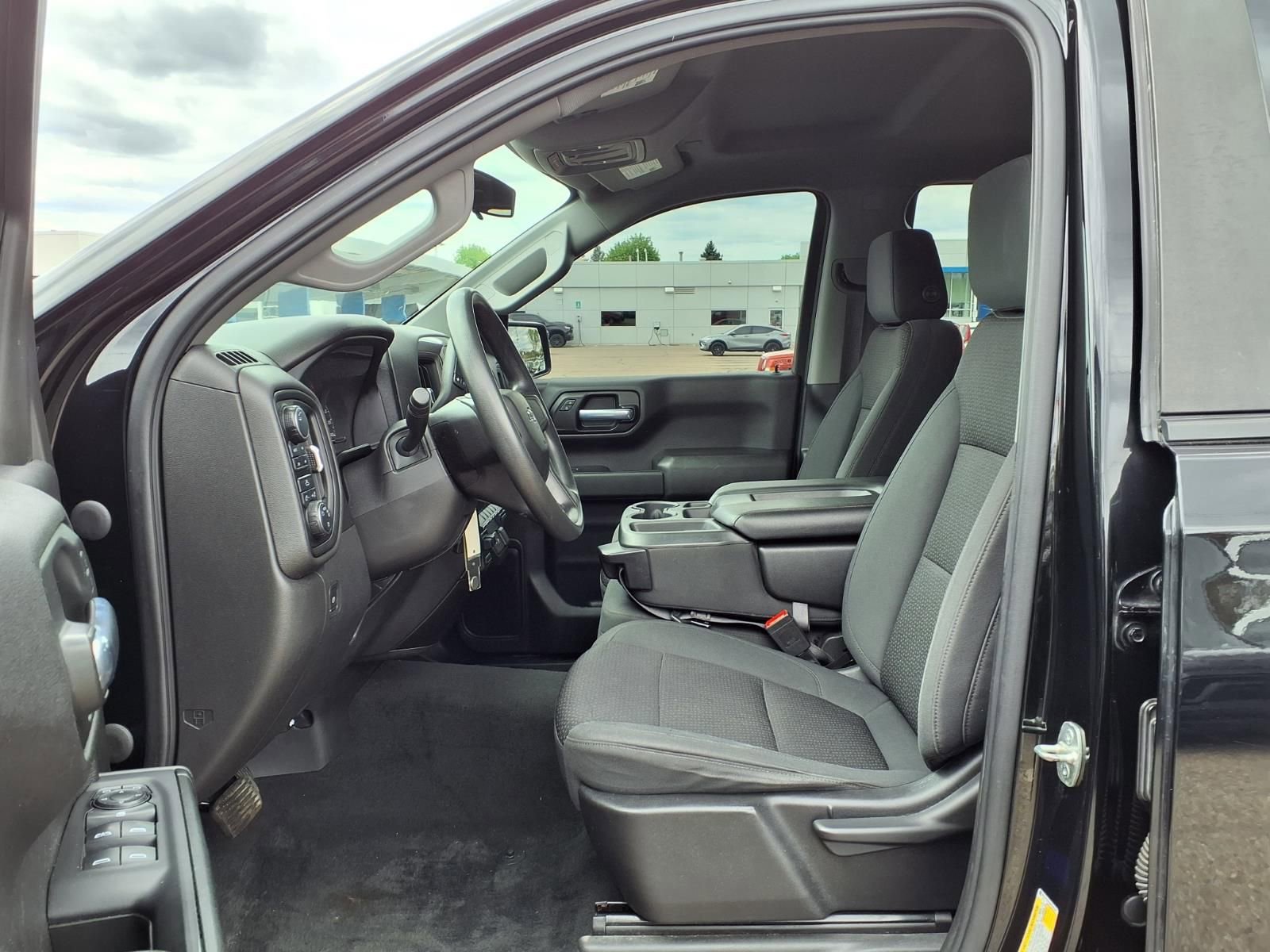 Used 2021 Chevrolet Silverado 1500 Custom Trail Boss w/ LPO, Dark Essentials Package AWD/4WD image 17