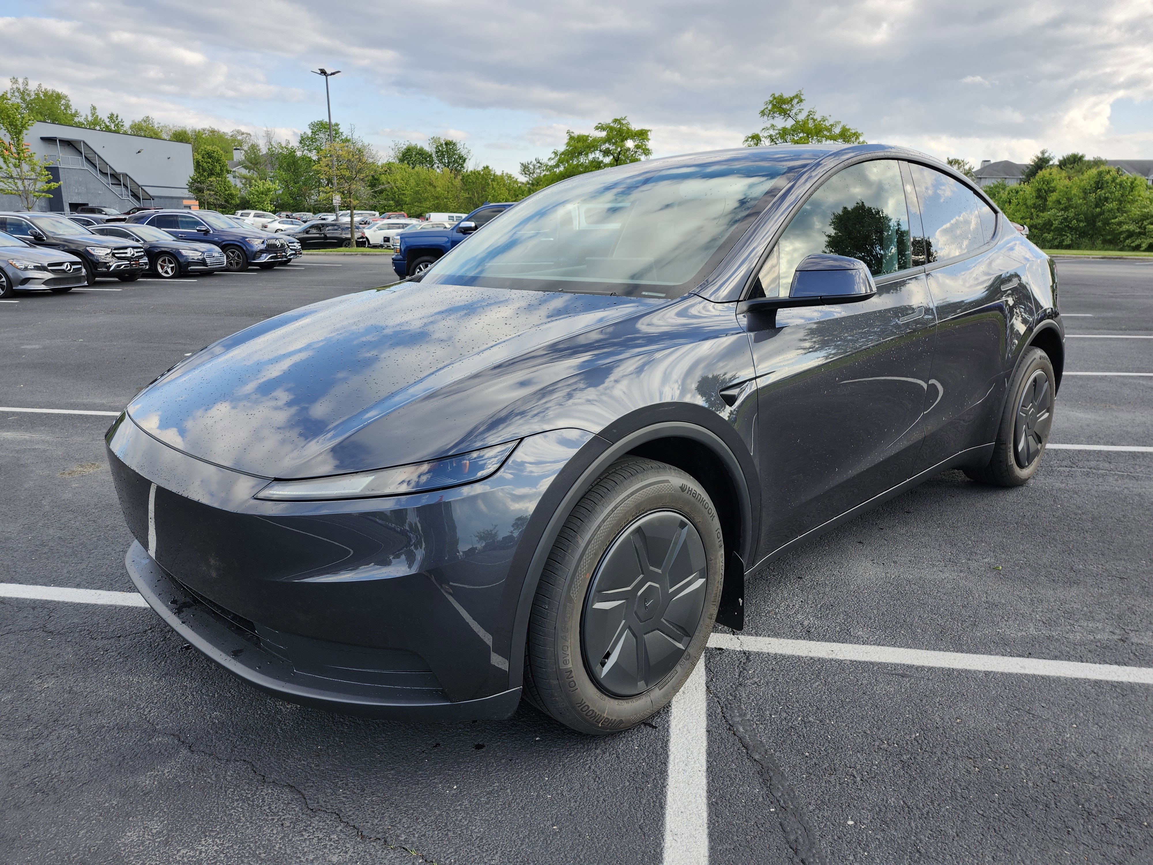 Used 2026 Tesla Model Y AWD image 10