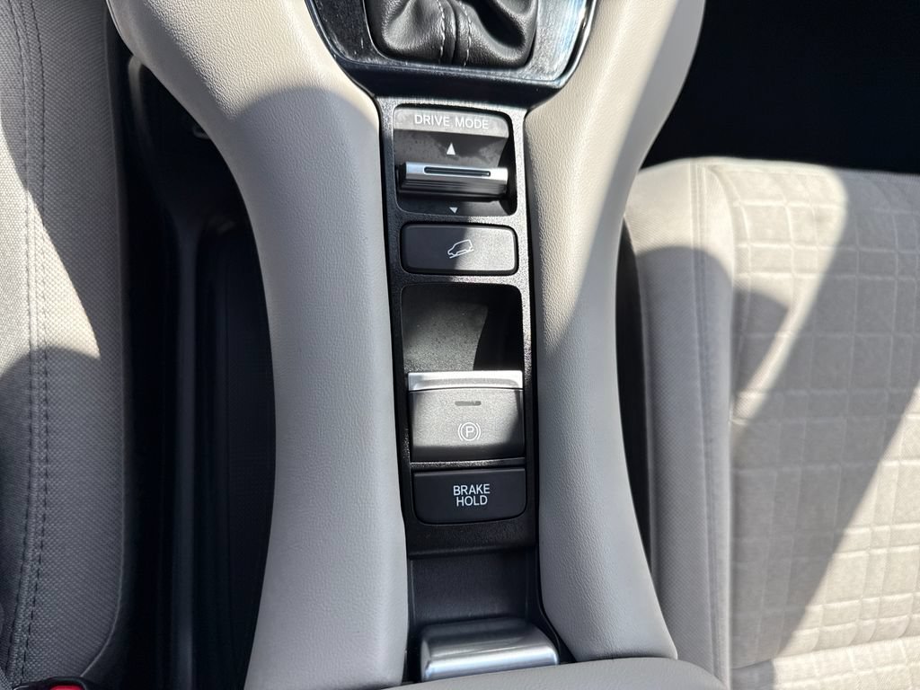 Certified 2025 Honda HR-V LX image 27