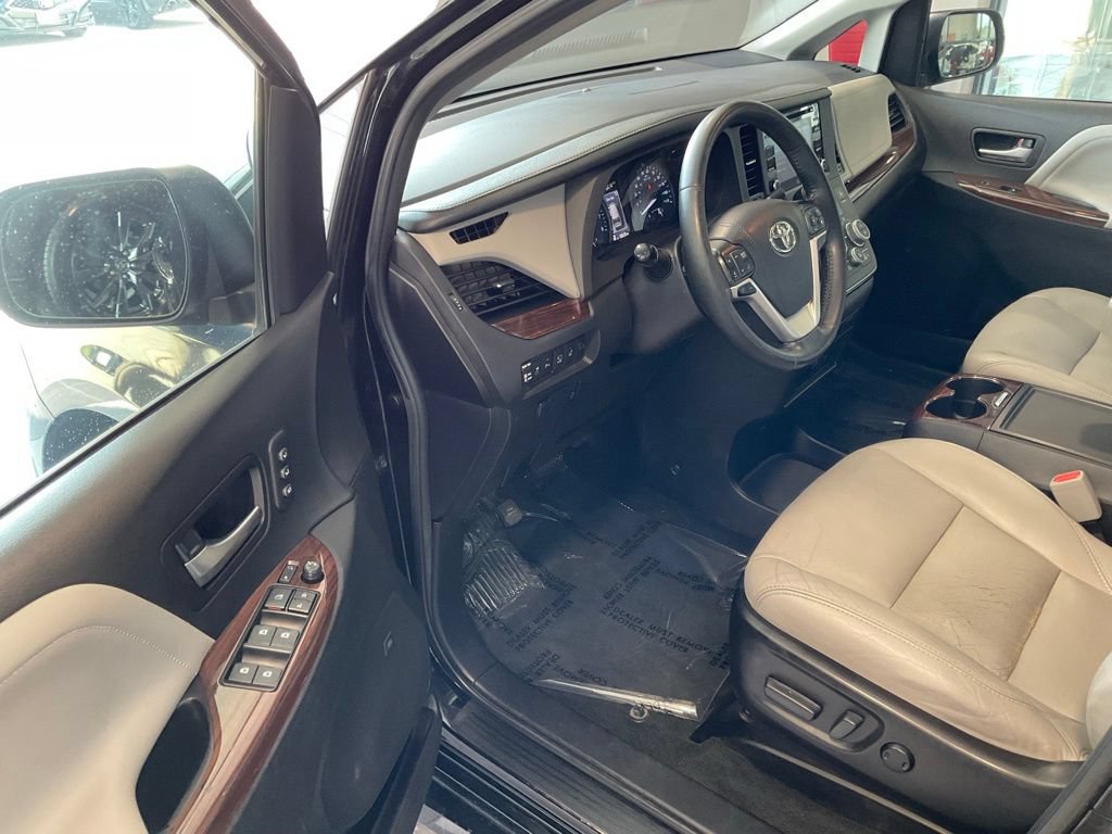Used 2018 Toyota Sienna Limited Premium AWD/4WD image 8