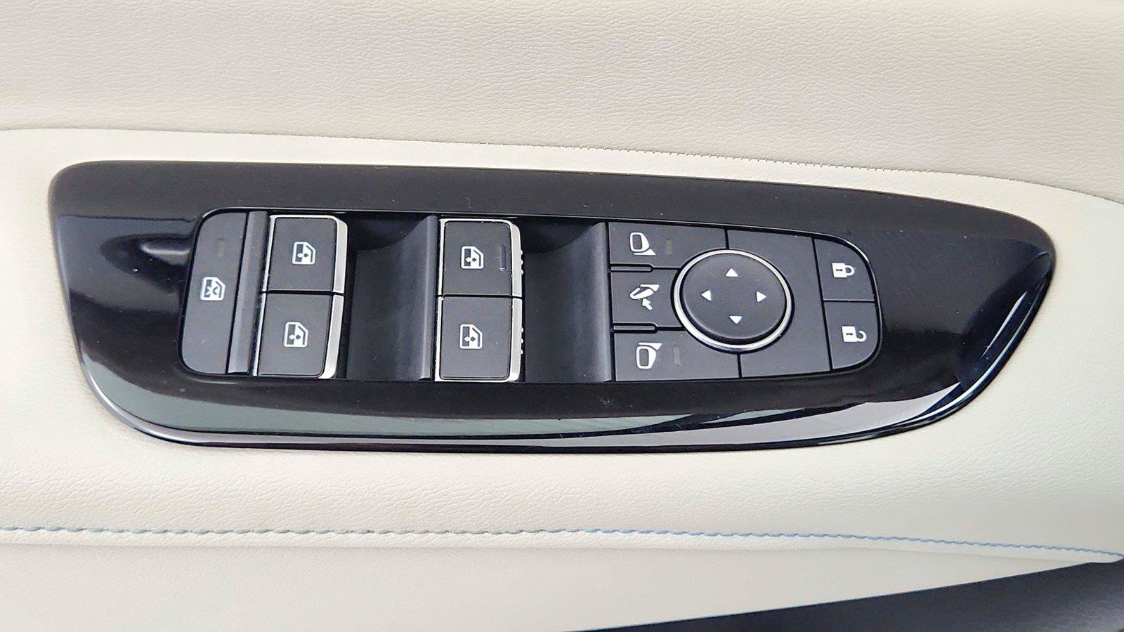 Used 2025 Nissan Murano Platinum AWD/4WD image 16