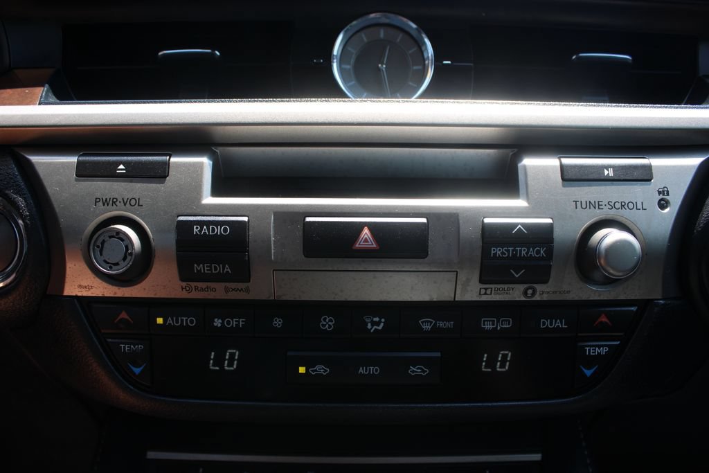 Used 2018 Lexus ES 350 w/ Luxury Package w/Wood Trim FWD image 49