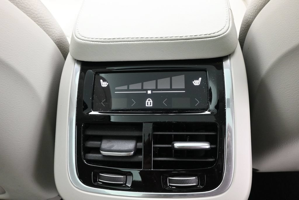 Used 2024 Volvo XC90 B6 Plus w/ Protection Package Premier AWD/4WD image 33