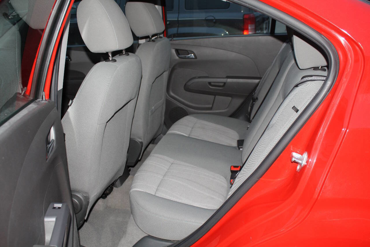 Used 2016 Chevrolet Sonic LT image 7