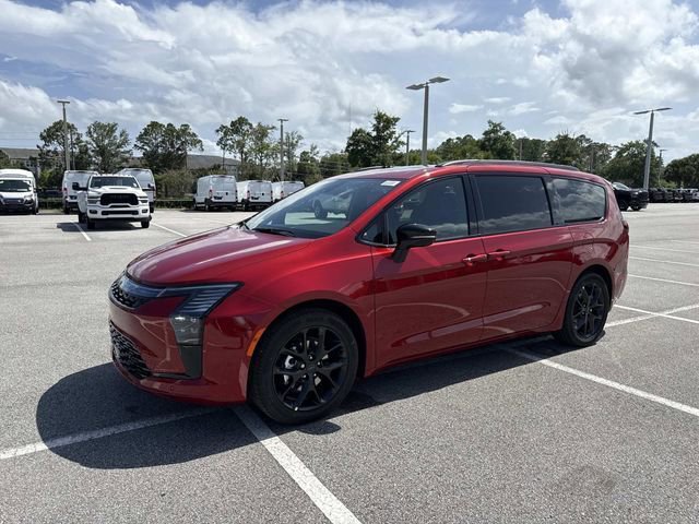 New 2027 Chrysler Pacifica Select FWD image 7