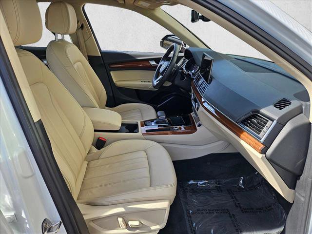Used 2023 Audi Q5 2.0T Premium w/ Convenience Package AWD/4WD image 25