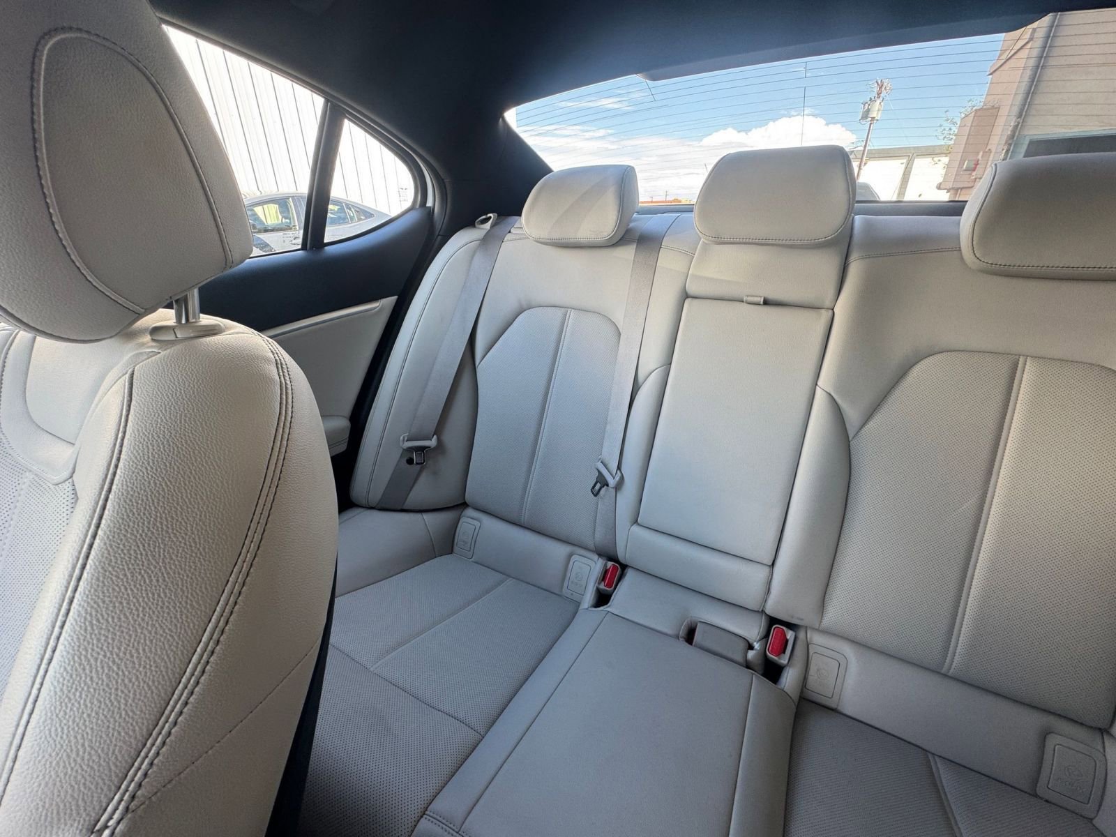 Used 2025 Genesis G70 2.5T image 39