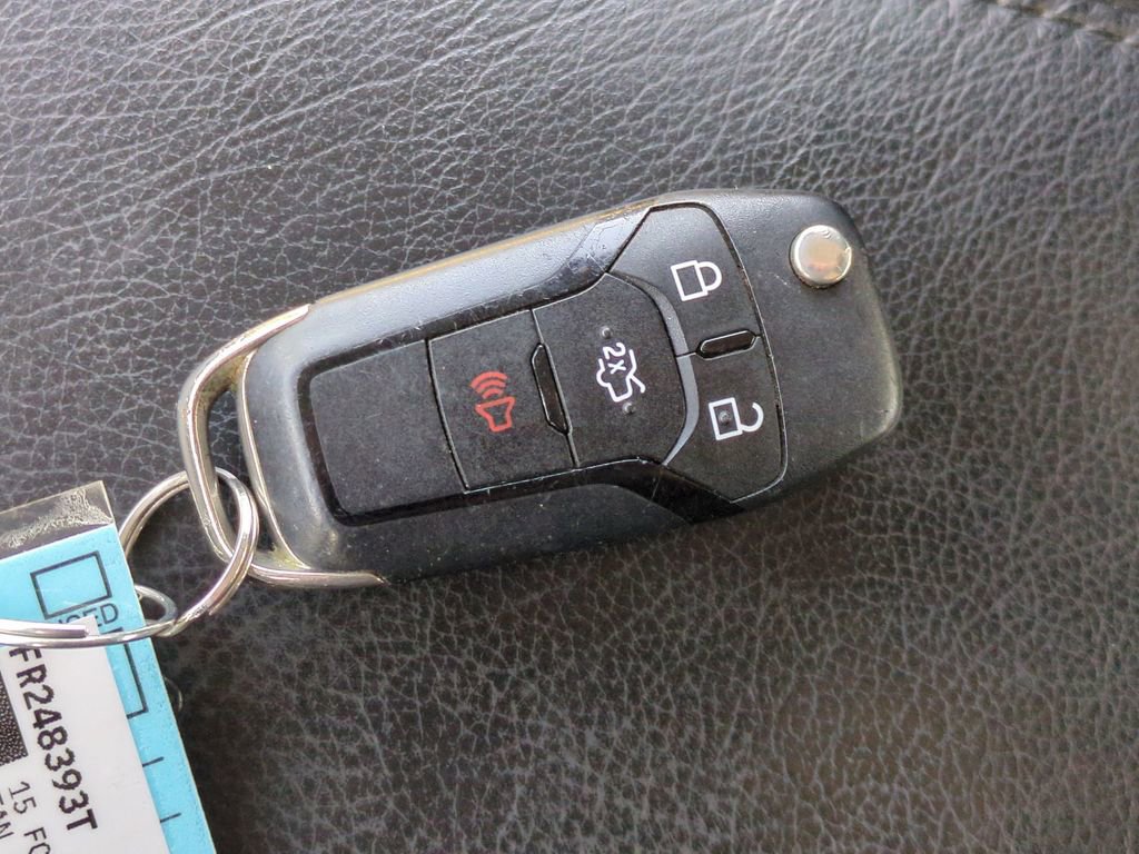 Used 2015 Ford Fusion SE image 38