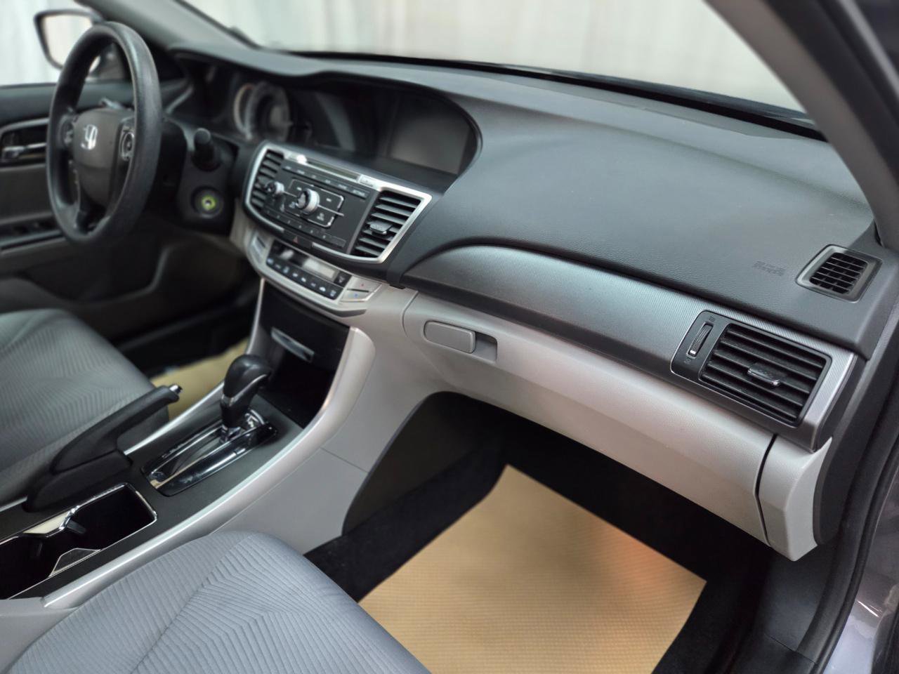Used 2015 Honda Accord LX image 18