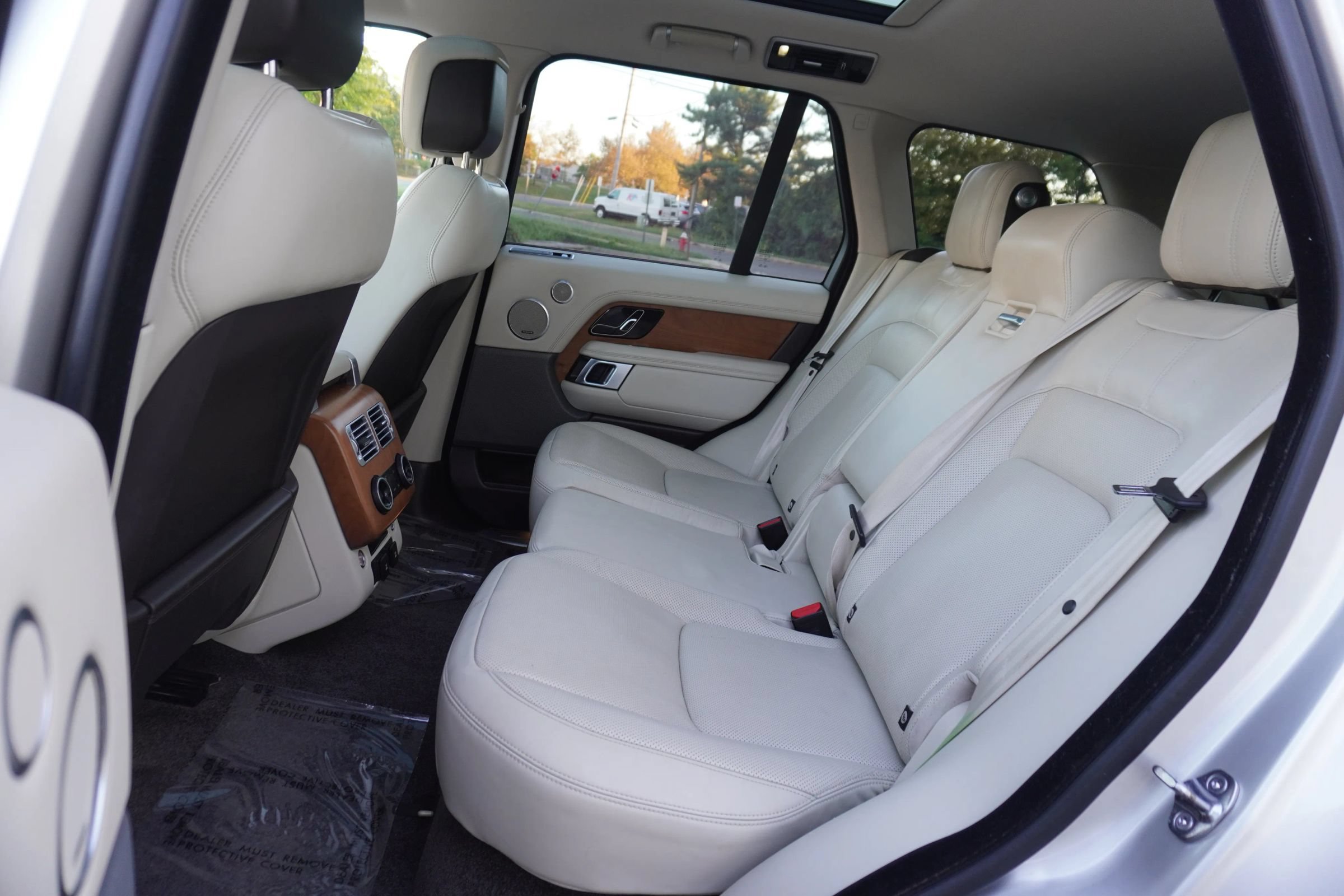 Used 2019 Land Rover Range Rover Supercharged AWD/4WD image 11