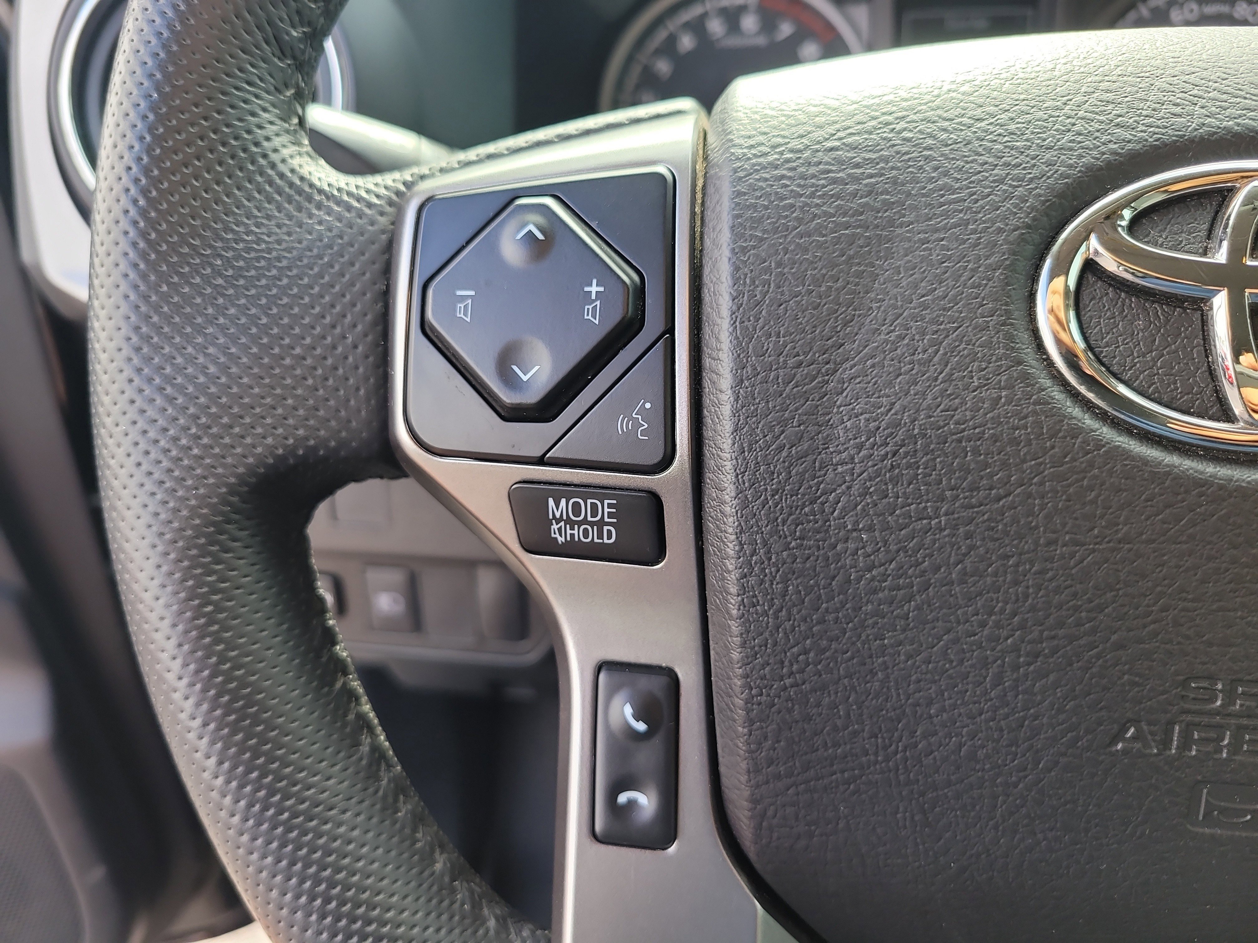 Used 2021 Toyota Tacoma SR5 AWD/4WD image 28